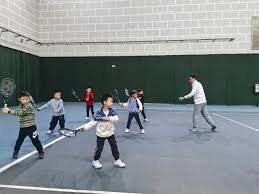 《战术护目镜：高科技如何帮助外野手对抗刺眼的阳光？》